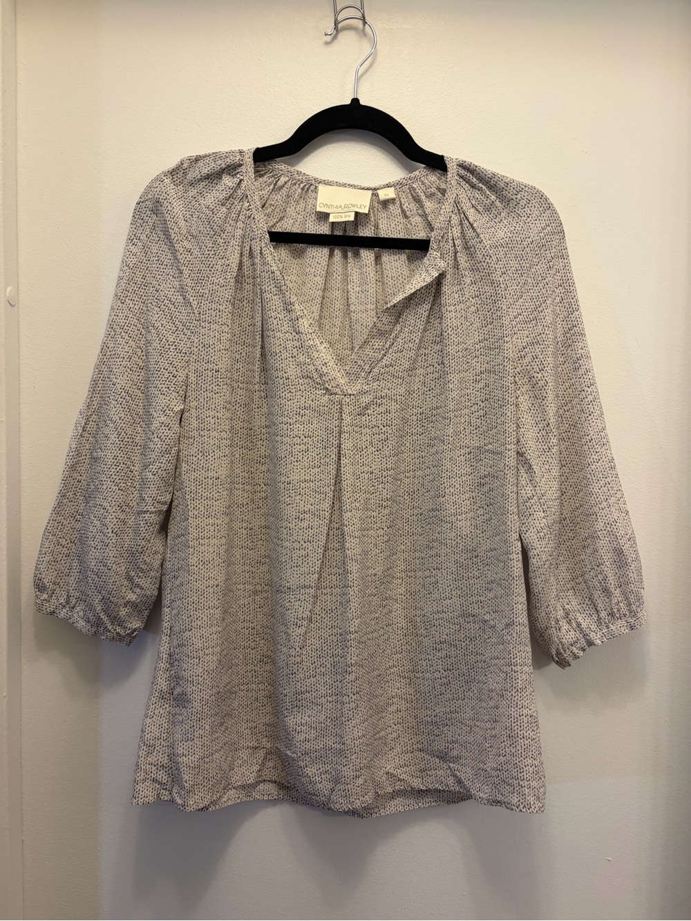 Cynthia Rowley 100% Silk Blouse Women's M Gray Printed Balloon Sleeve Tunic